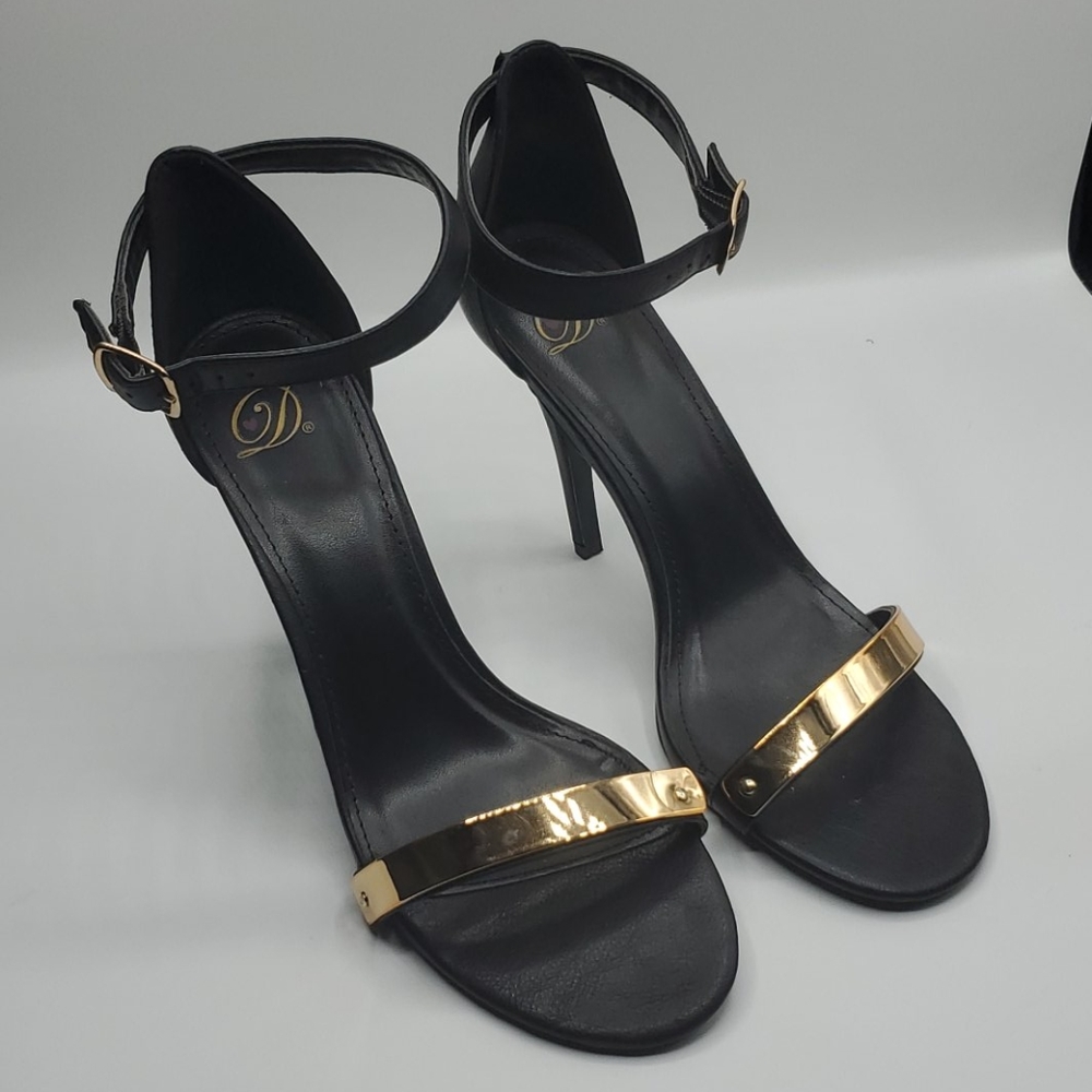 (3 For $20) D in heart/ Delicious heels